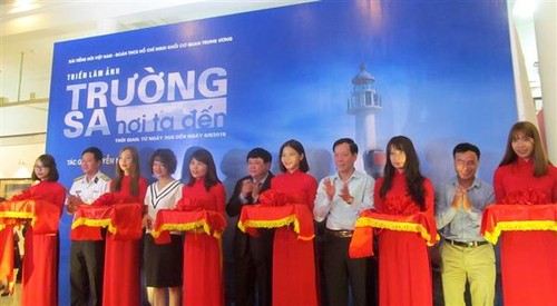 Khai mạc Triển lãm ảnh “Trường Sa nơi ta đến” - ảnh 1